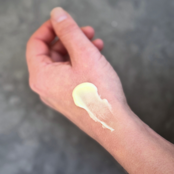 Applicera beef tallow balm – hudvård med talg för torr hud